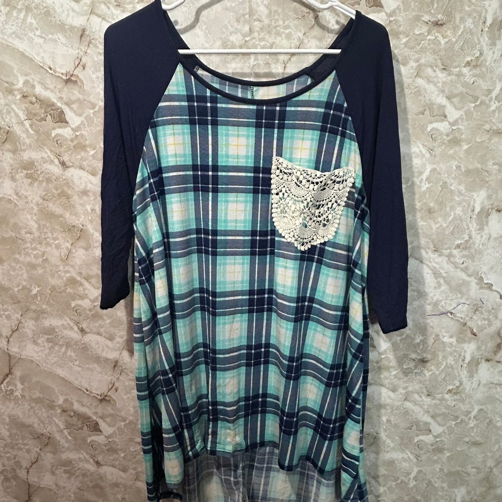 Plaid Tunic Top with Crochet Pocket Detail 3/4 Sleeve Casual‎